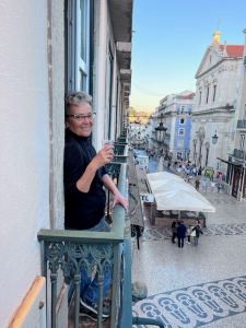 Last night in Lisbon, final glass of vinho verde.